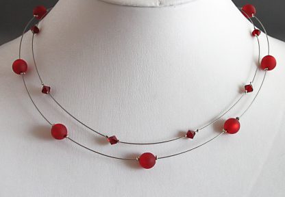 Perlenkette, ca. 42 cm lang, Karabiner, aus Swarovski- und Polarisperlen, rot