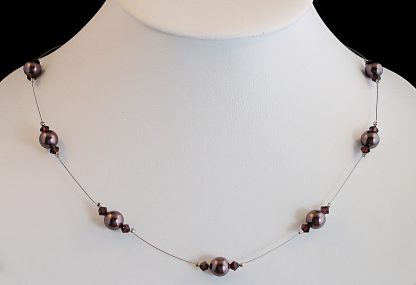 Perlenkette, ca. 49 cm lang, Karabiner, aus Swarovskiperlen, lila