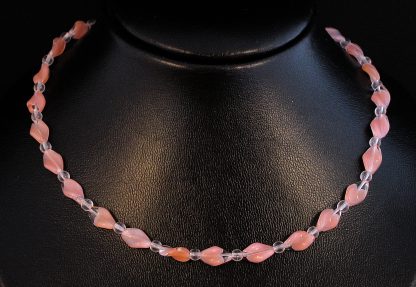 Perlenkette, ca. 46 cm lang, Karabiner, aus Glasperlen, rosa
